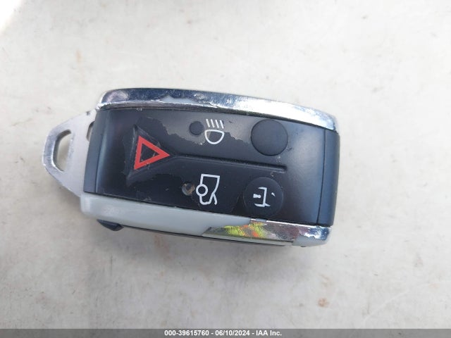 2011 JAGUAR XF SAJWA0FB2BLR87171 Photo 10