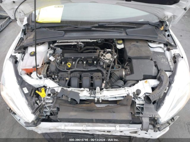 1FADP3K29HL286119 Ford FOCUS SE