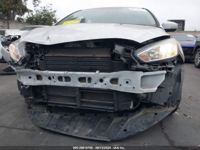 1FADP3K29HL286119 Ford FOCUS SE