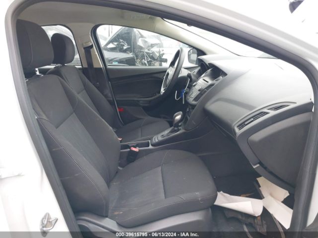 1FADP3K29HL286119 Ford FOCUS SE