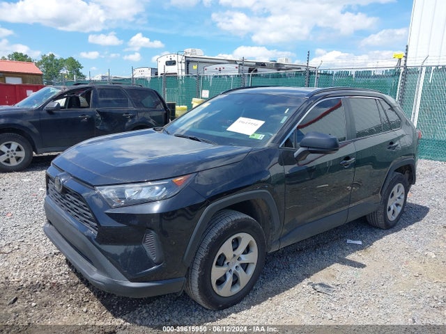 Toyota RAV4 LE 2021 2T3F1RFV8MC250832 Image 2