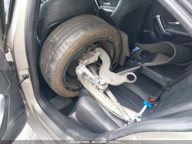WDD3G4FB1KW014360 Mercedes-Benz A 220 4matic