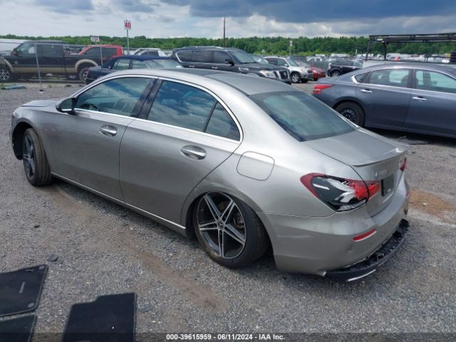WDD3G4FB1KW014360 Mercedes-Benz A 220 4matic