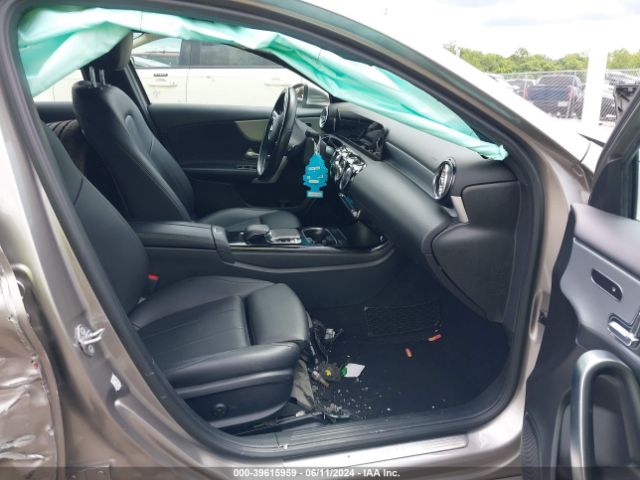 WDD3G4FB1KW014360 Mercedes-Benz A 220 4matic