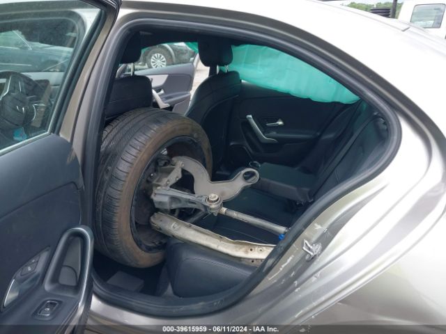 WDD3G4FB1KW014360 Mercedes-Benz A 220 4matic