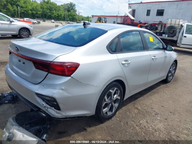 3KPF24AD7ME339512 KIA Forte Lxs