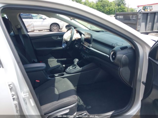 3KPF24AD7ME339512 KIA Forte Lxs