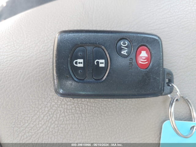 Toyota Prius Three 2014 JTDKN3DU7E1737612 Image 11