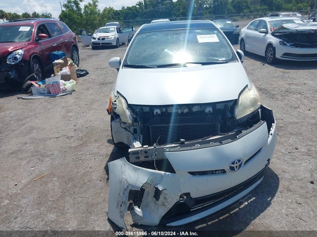 Toyota Prius Three 2014 JTDKN3DU7E1737612 Image 12