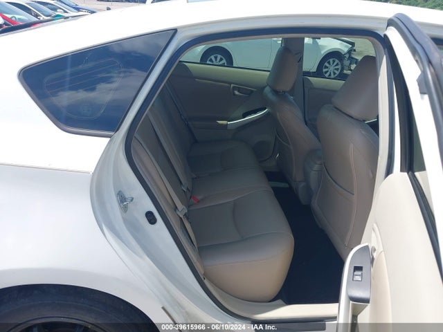 Toyota Prius Three 2014 JTDKN3DU7E1737612 Image 8