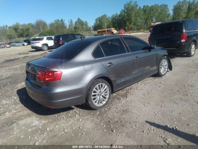 3VW3L7AJ2EM385440 Volkswagen Jetta 2.0l Tdi