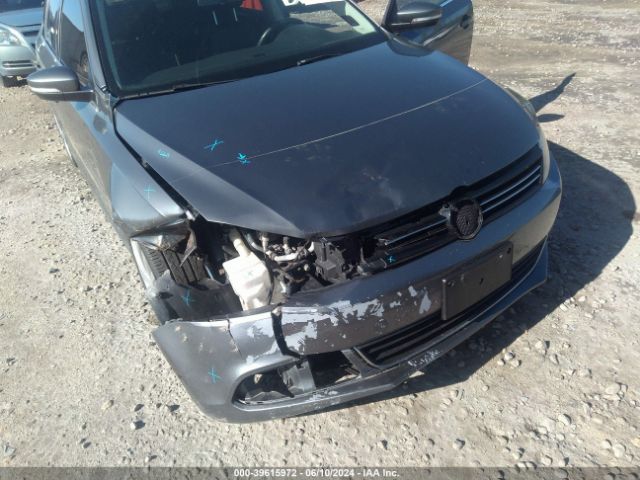 3VW3L7AJ2EM385440 Volkswagen Jetta 2.0l Tdi