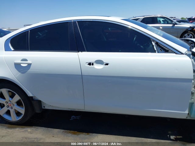 SAJAJ4FX3JCP20021 Jaguar Xe 25t Premium
