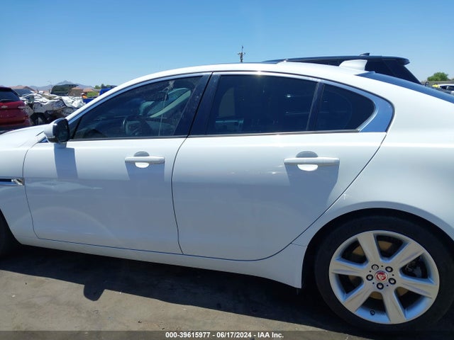 SAJAJ4FX3JCP20021 Jaguar Xe 25t Premium