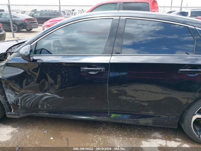 1HGCV1F38JA205200 Honda Accord Sport