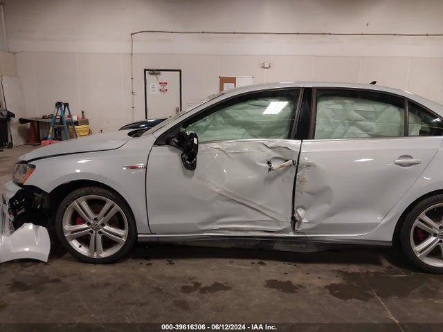 3VW5T7AJ0HM365801 Volkswagen JETTA GLI