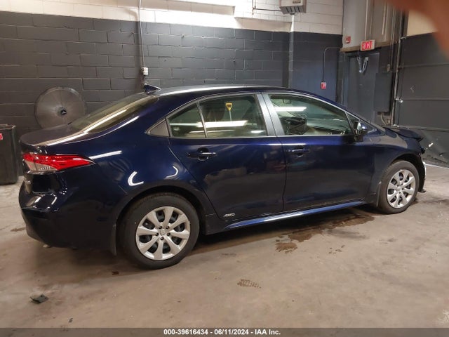 Toyota Corolla Hybrid Le 2023 JTDBDMHE2PJ002437 Image 4