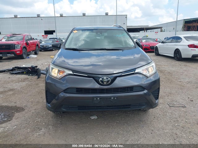 Toyota RAV4 LE 2018 JTMZFREV9JJ207772 Image 13