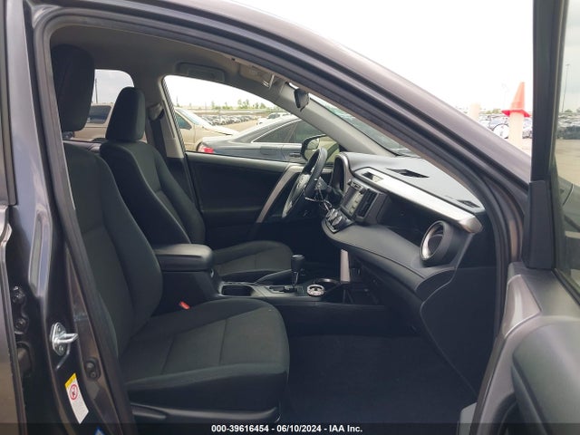 Toyota RAV4 LE 2018 JTMZFREV9JJ207772 Image 5