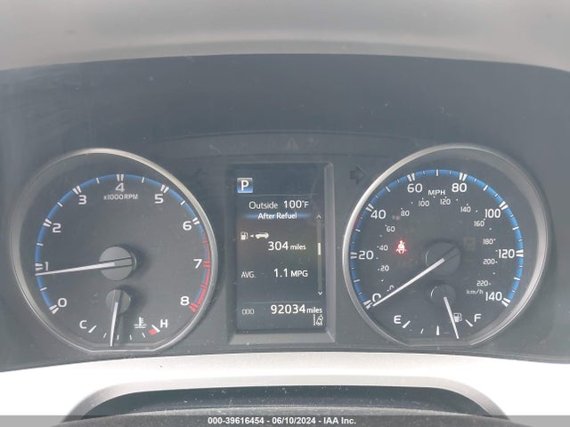 Toyota RAV4 LE 2018 JTMZFREV9JJ207772 Image 7