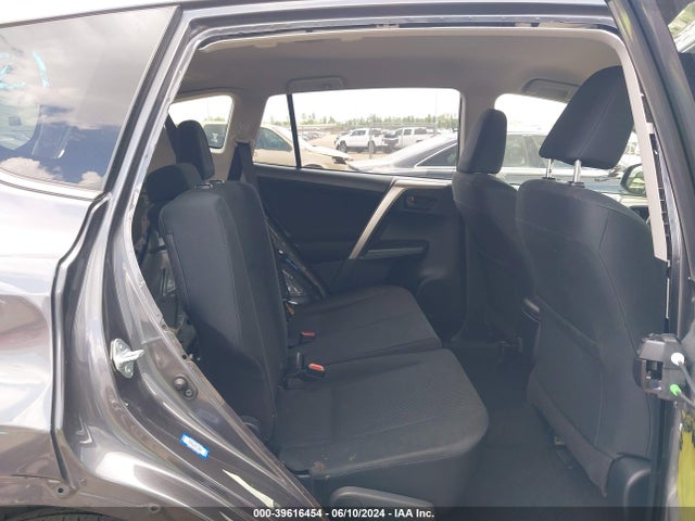 Toyota RAV4 LE 2018 JTMZFREV9JJ207772 Image 8