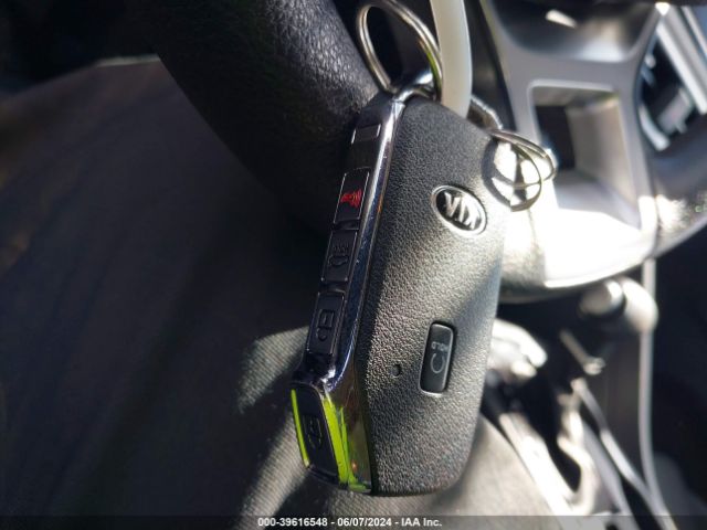 5XXG14J26MG028179 KIA K5 LXS
