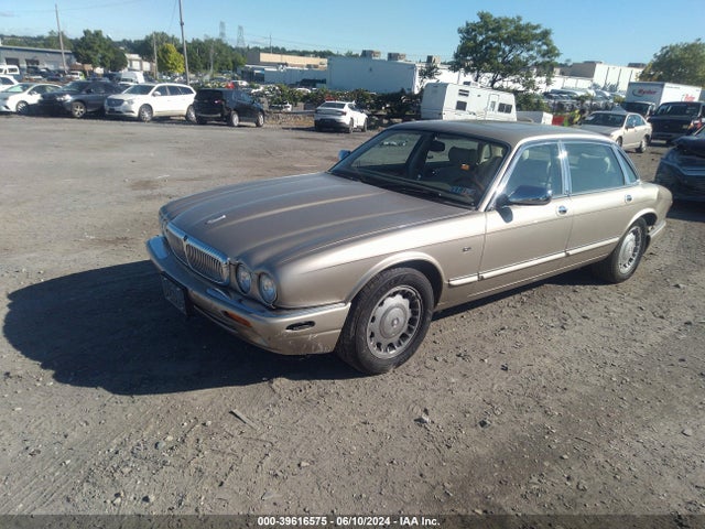 1999 JAGUAR XJ8 SAJKD6040XC875138 Photo 1