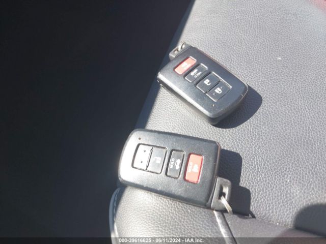 2T1BURHE8EC226043 Toyota Corolla Le Premium