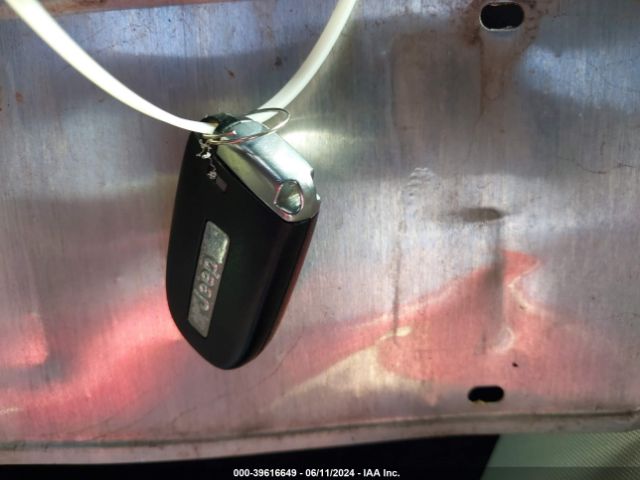 1C4PJLCB5GW283996 Jeep Cherokee 75th Anniversary