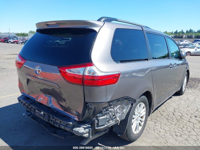 Toyota Sienna Xle 8 Passenger 2017 5TDYZ3DC3HS846887 Image 4