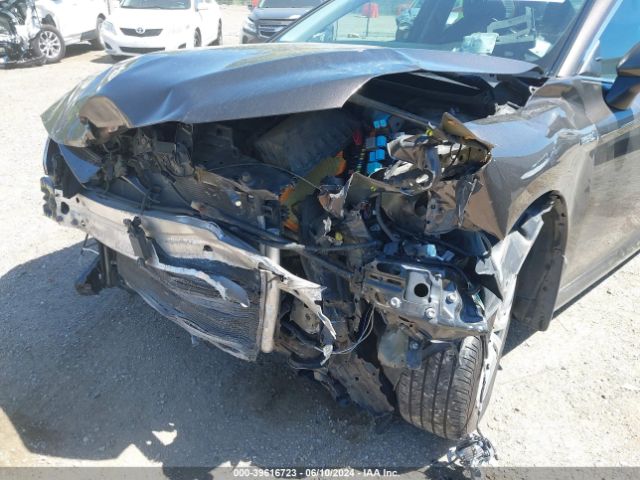 4T1B31HK5JU505758 Toyota Camry Hybrid Le