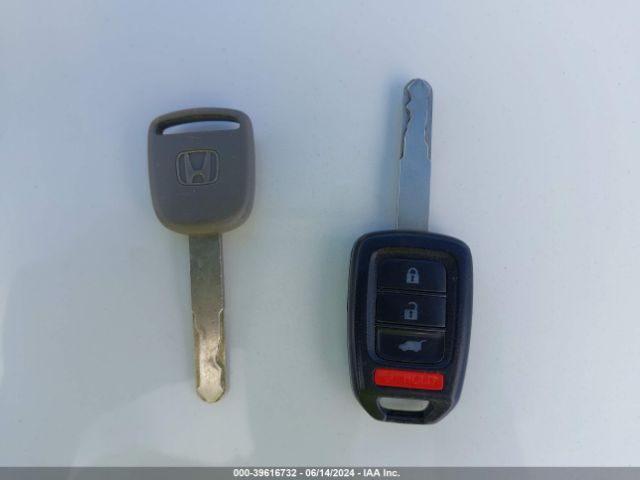 5J6RM4H41GL103523 Honda CR-V SE