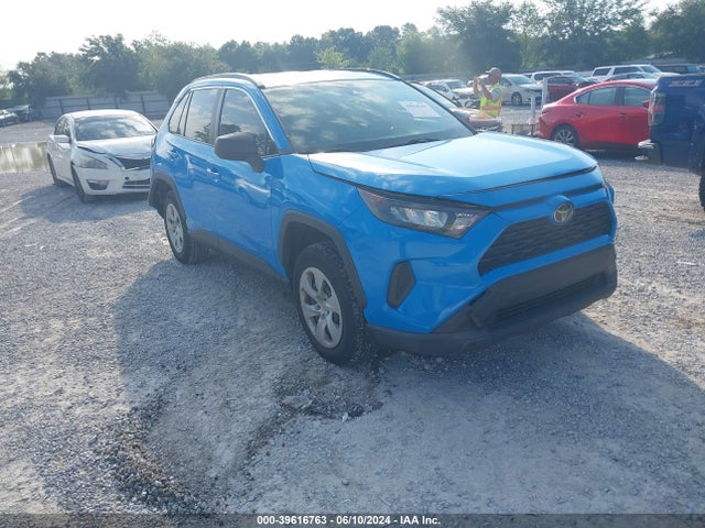Toyota RAV4 LE 2019 JTMH1RFV0KD020011 Image 1