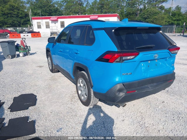 Toyota RAV4 LE 2019 JTMH1RFV0KD020011 Image 3