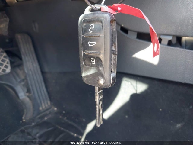 3VW267AJ8GM204296 Volkswagen Jetta 1.4t S