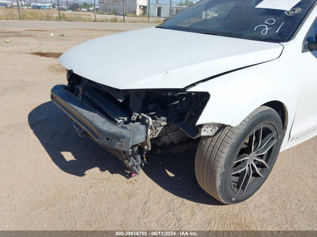 3VW267AJ8GM204296 Volkswagen Jetta 1.4t S