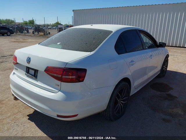 3VW267AJ8GM204296 Volkswagen Jetta 1.4t S