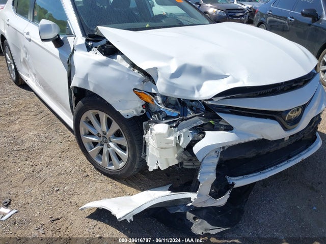 Toyota CAMRY LE 2019 4T1B11HKXKU773776 Image 6