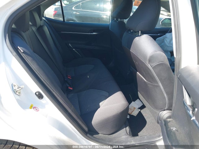 Toyota CAMRY LE 2019 4T1B11HKXKU773776 Image 8