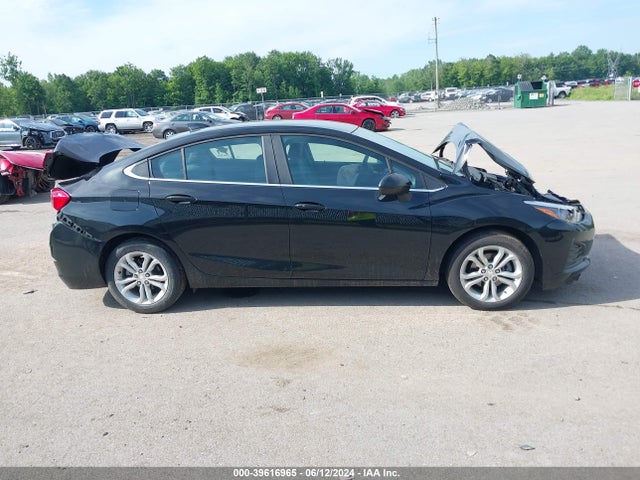 Chevrolet CRUZE LT 2019 1G1BE5SM7K7132330 Image 13