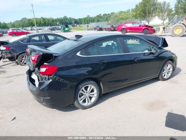 2019 CHEVROLET CRUZE 1G1BE5SM7K7132330 Photo 3