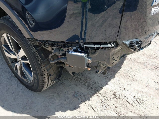 Toyota Rav4 Xle 2018 JTMRFREV9JJ183053 Image 18
