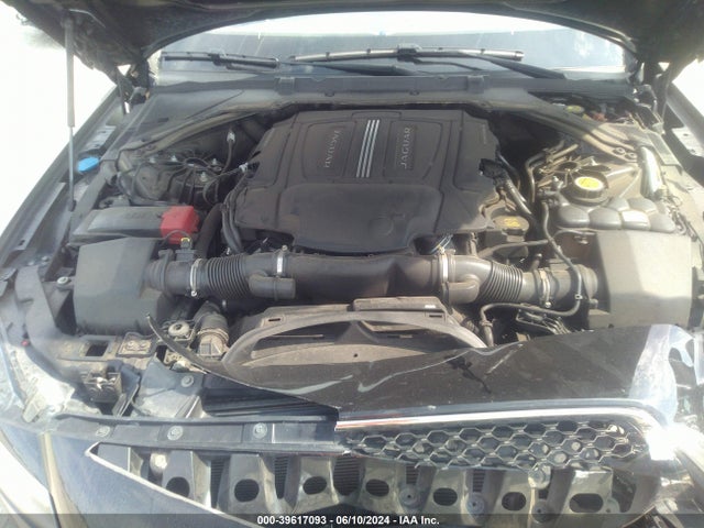 2016 JAGUAR XF SAJBE4BV9GCY10392 Photo 9