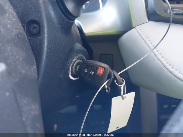 Toyota Rav4 Xle 2014 2T3WFREVXEW106038 Image 11