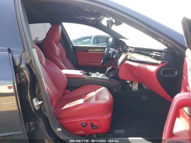 ZAM56YPS8K1332920 Maserati Quattroporte S Gransport