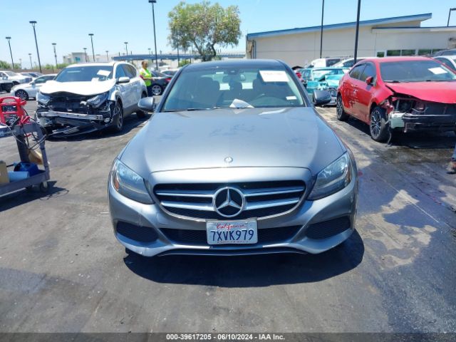 55SWF4JB5HU221542 Mercedes-Benz C 300 Luxury/sport