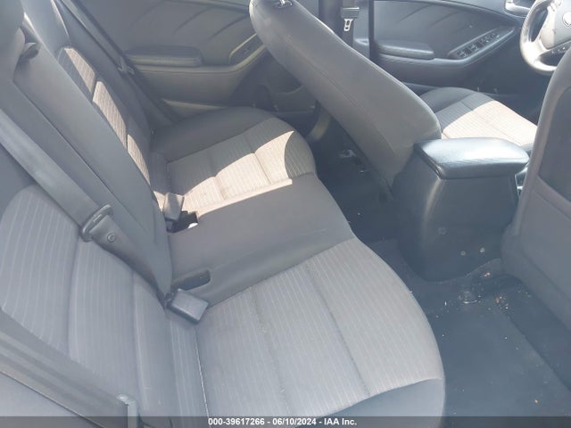 KIA FORTE LX 2018 3KPFL4A75JE182470 Image 8