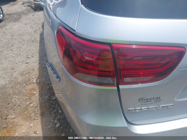 KIA Sorento 3.3l S 2019 5XYPG4A53KG595144 Image 22