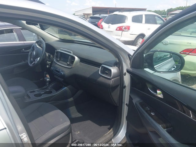 KIA Sorento 3.3l S 2019 5XYPG4A53KG595144 Image 5