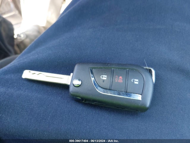 Toyota RAV4 LE 2019 JTMH1RFV3KJ006816 Image 11